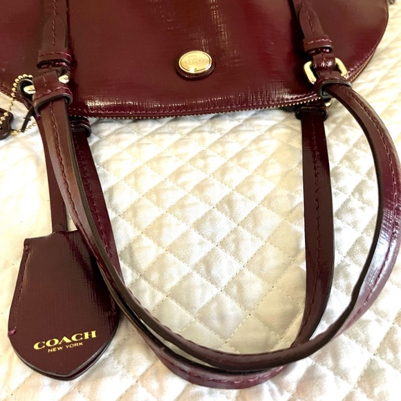 Coach - Picture 8 of 9